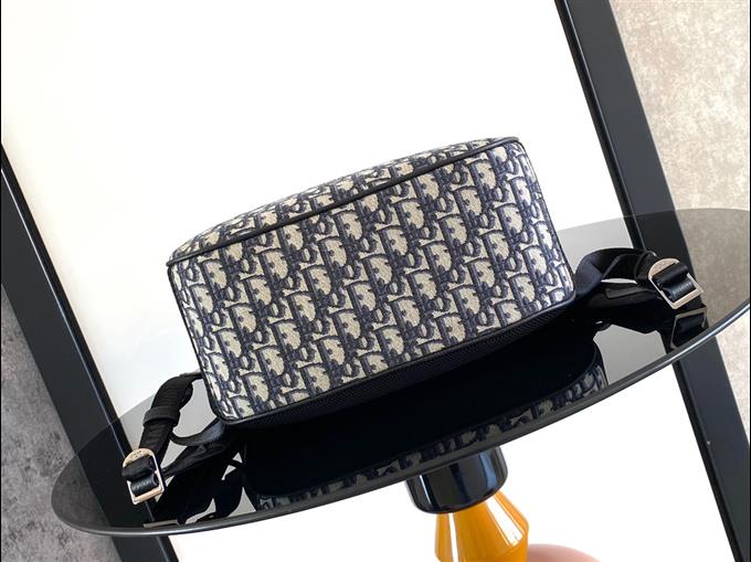 2025228Y550P203431745