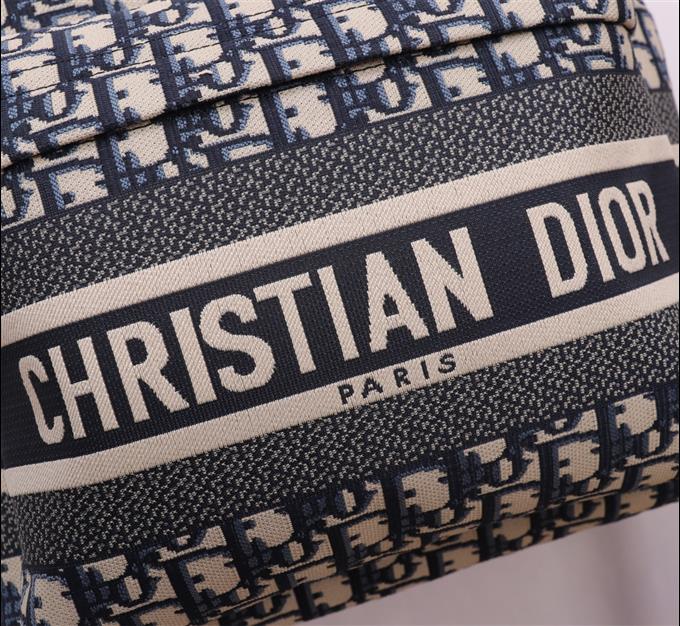 2025228Y600P203432949