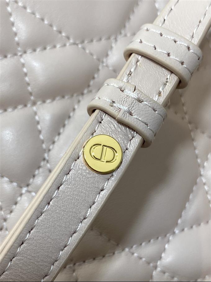 2025228Y800P203352301