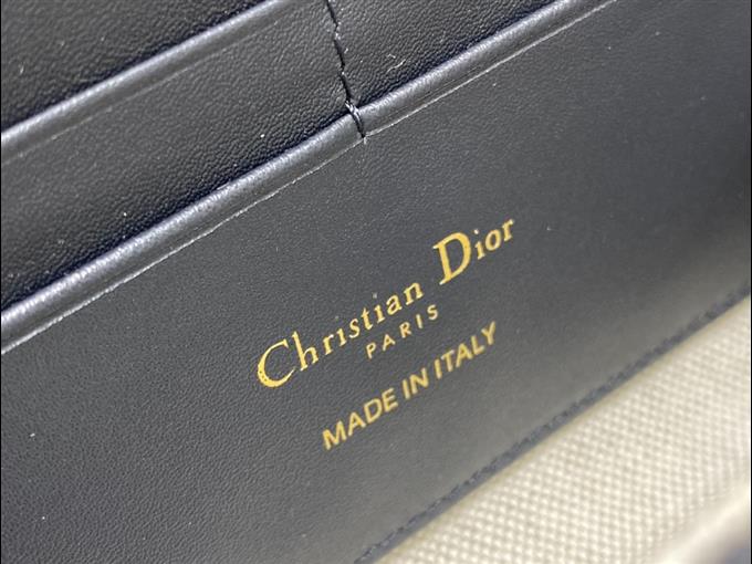 2025228Y520P21011190