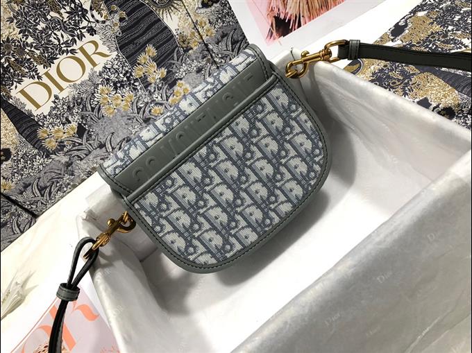 2025228Y550P21011221