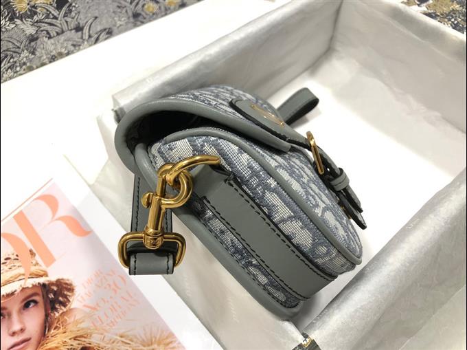 2025228Y550P21011253