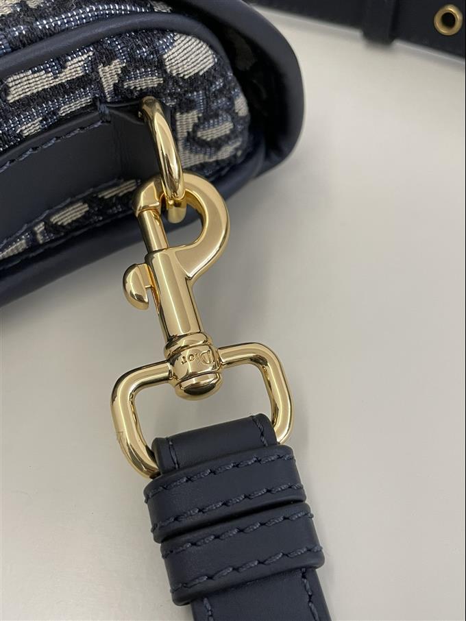 2025228Y550P21011536