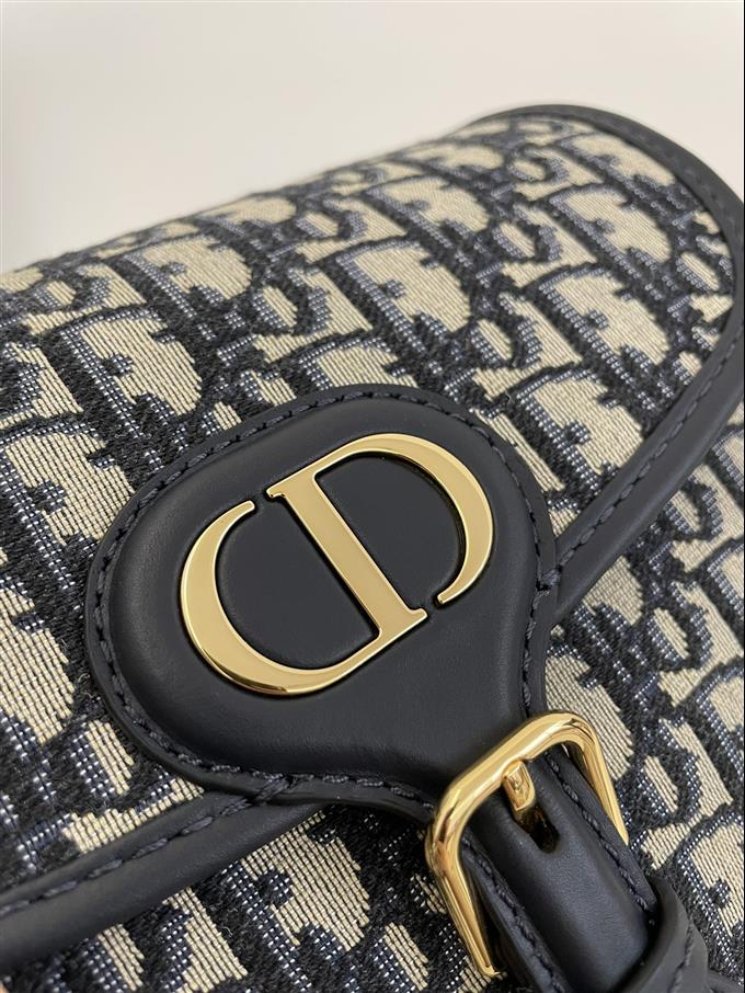 2025228Y600P21014186