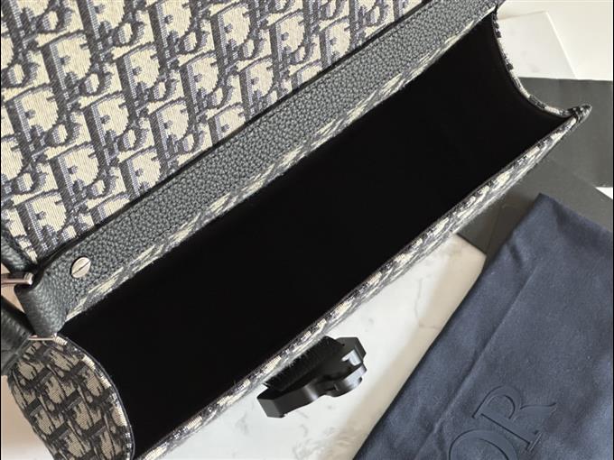 2025228Y600P21027275