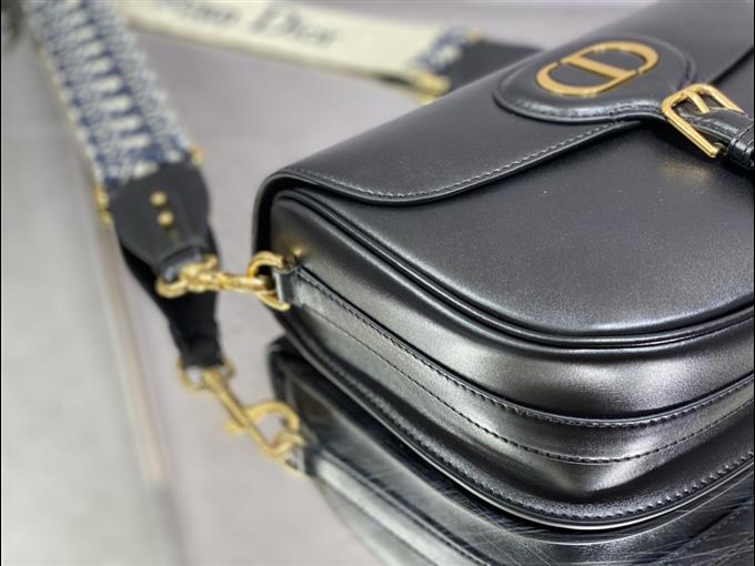 2025228Y730P21018383