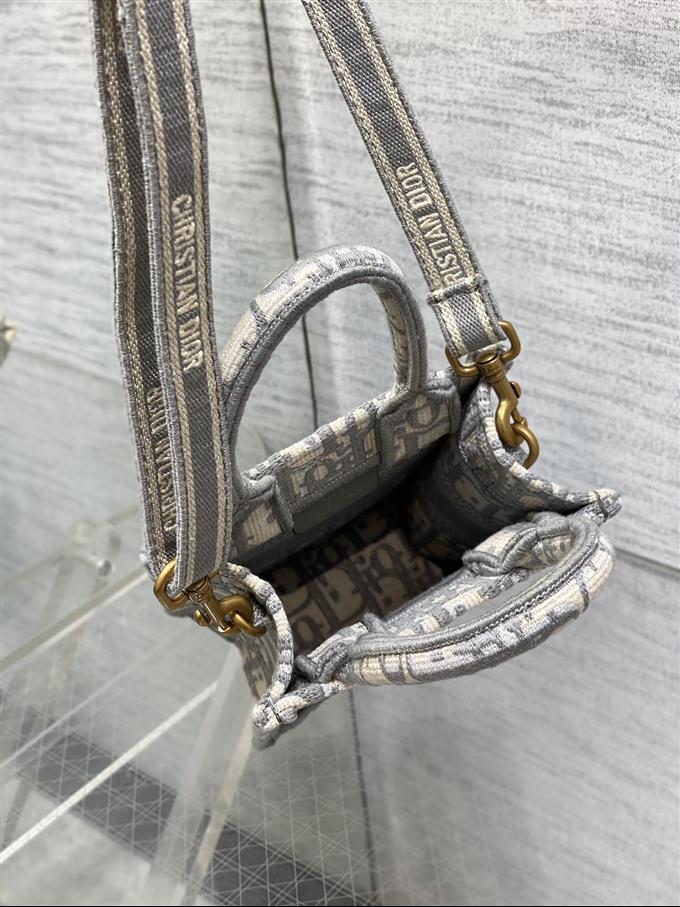 2025228Y380P212210665