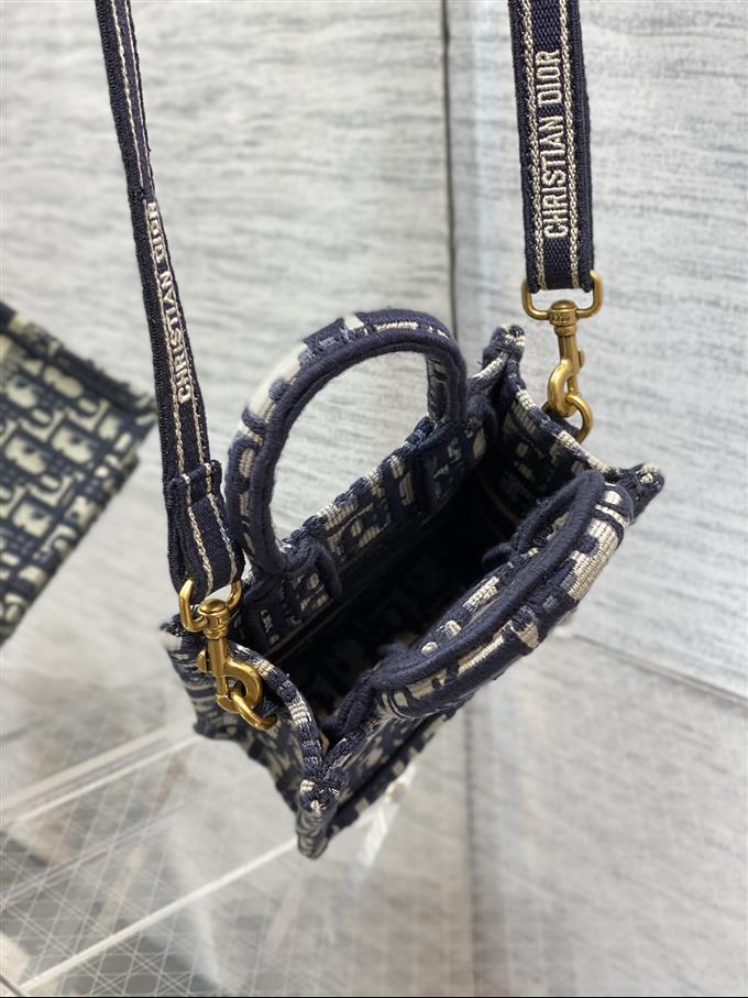 2025228Y380P21221193