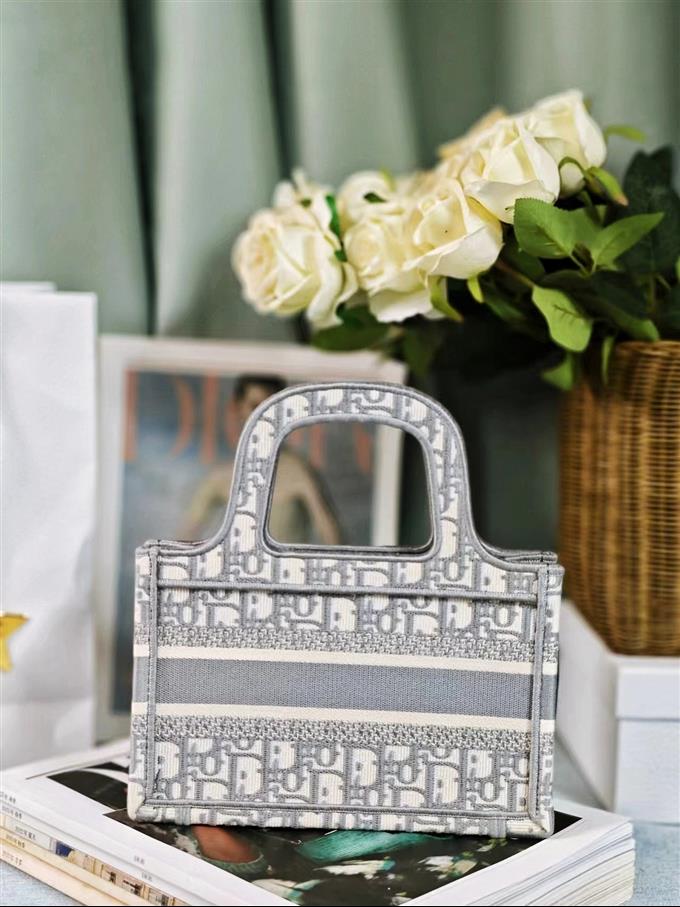 2025228Y480P203748577