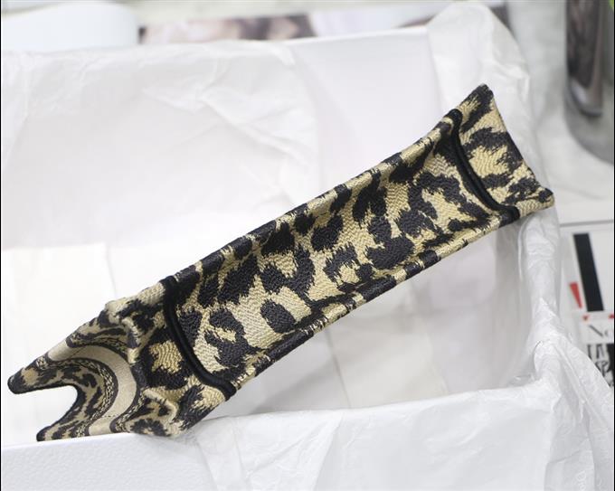 2025228Y480P203759247