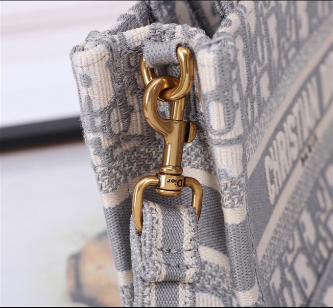 2025228Y500P203748887