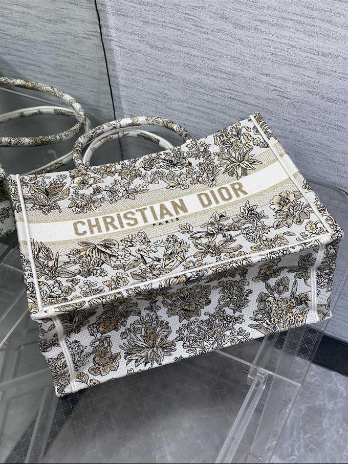 2025228Y500P212154184