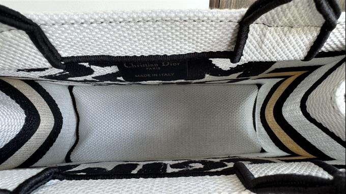 2025228Y520P203749183