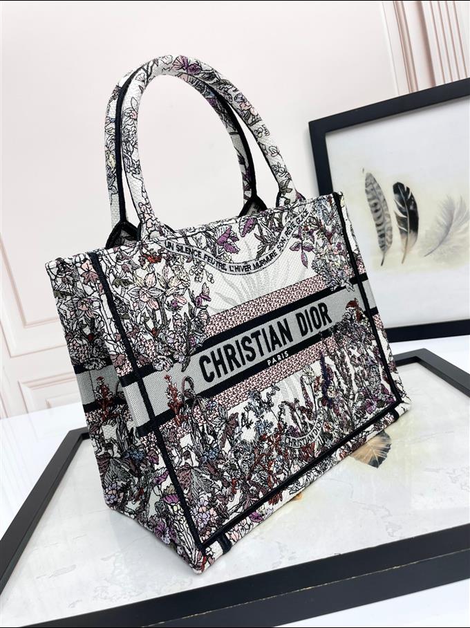 2025228Y550P203749512