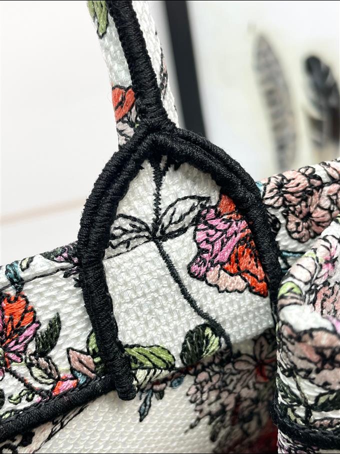 2025228Y550P203750188