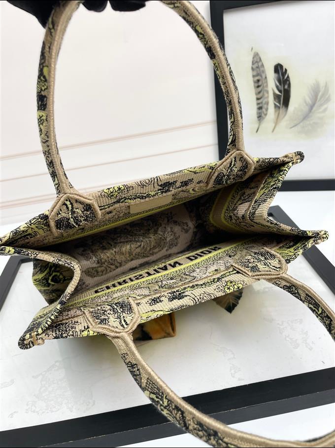 2025228Y550P203750266