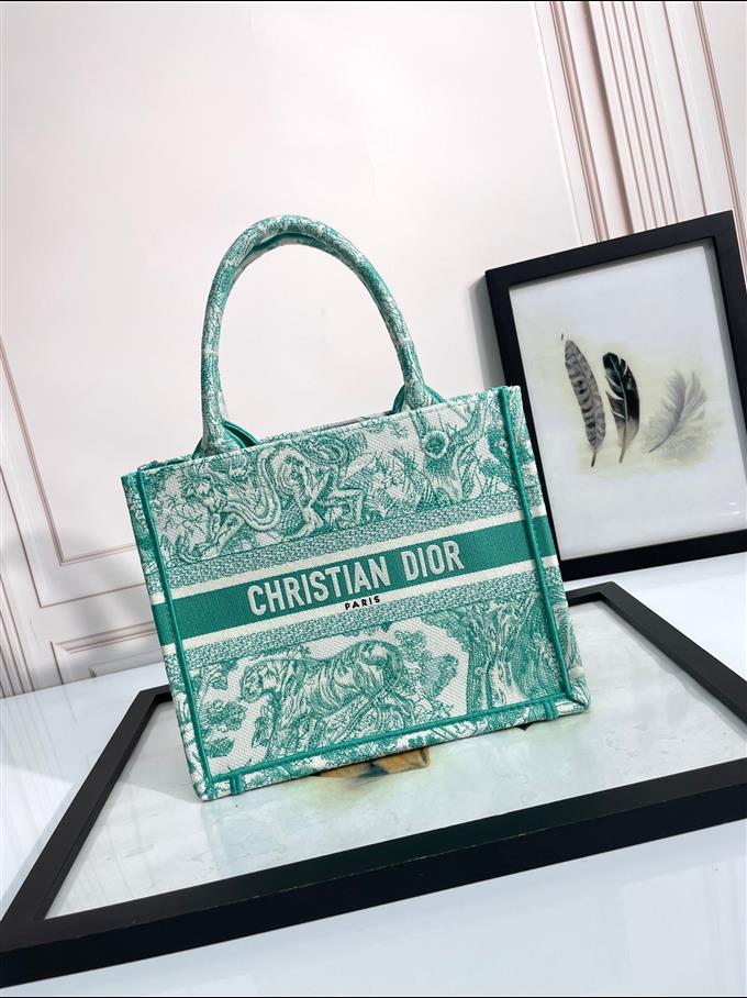 2025228Y550P203750764