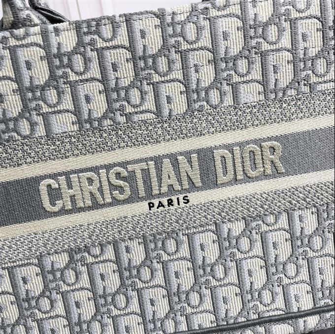 2025228Y550P203751340