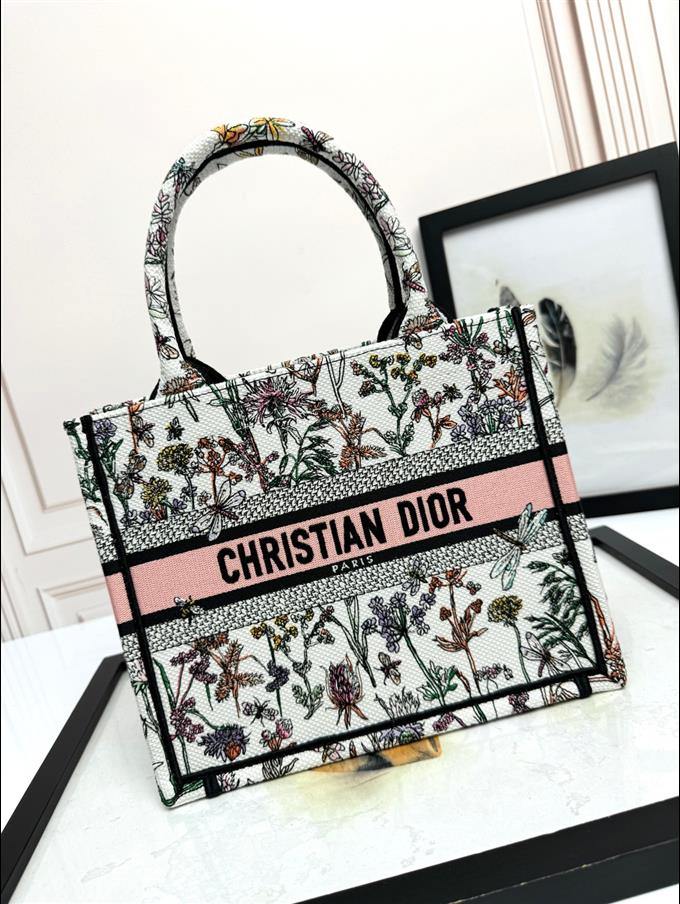 2025228Y550P20381278