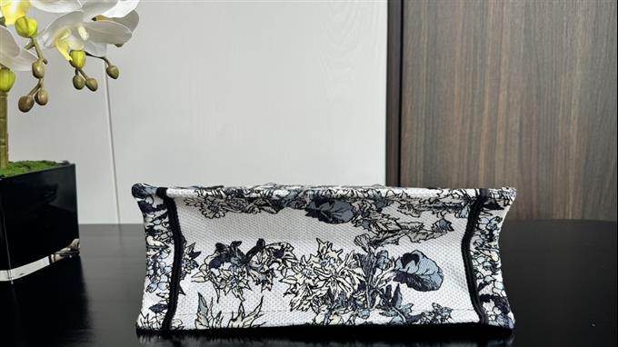 2025228Y550P20382364