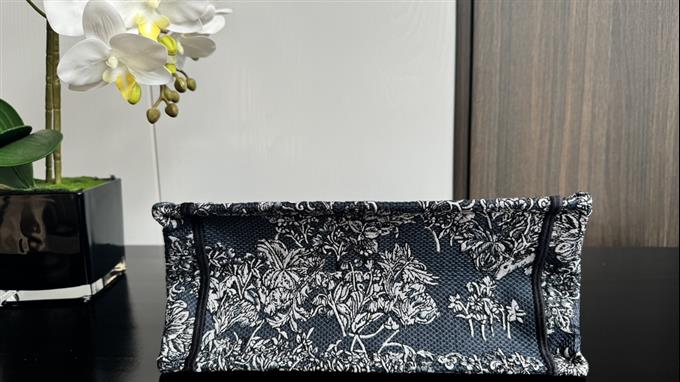 2025228Y550P20382932