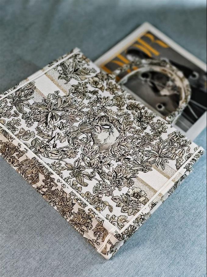 2025228Y550P203832408