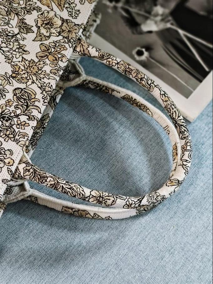 2025228Y550P203832439