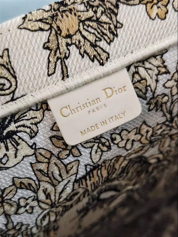 2025228Y550P203832455