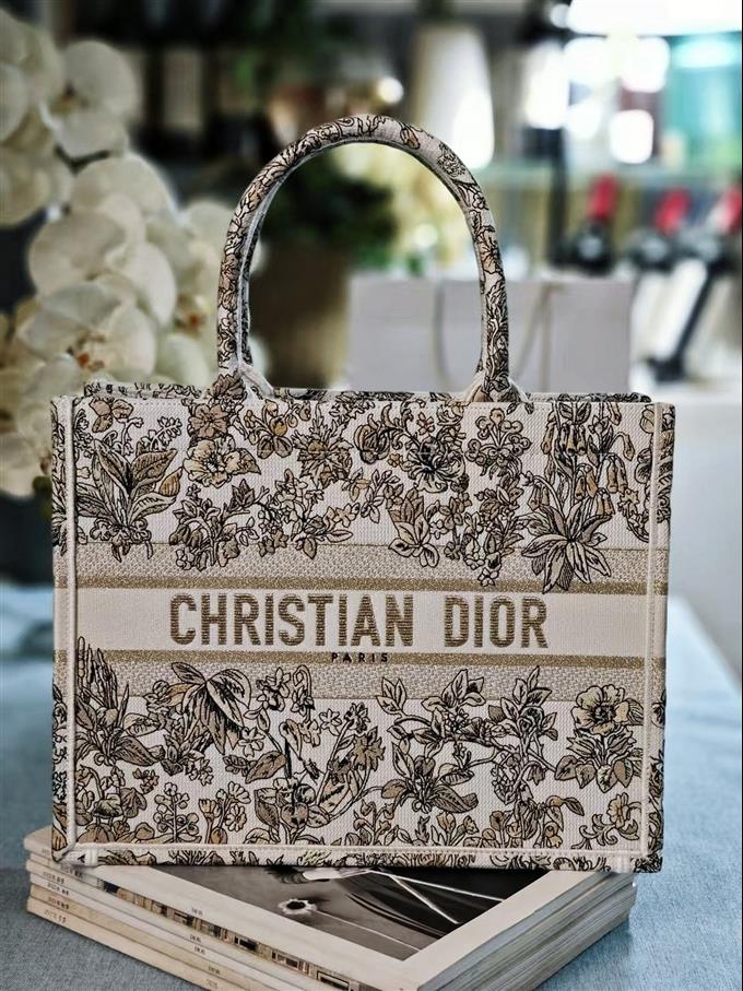 2025228Y550P203832471