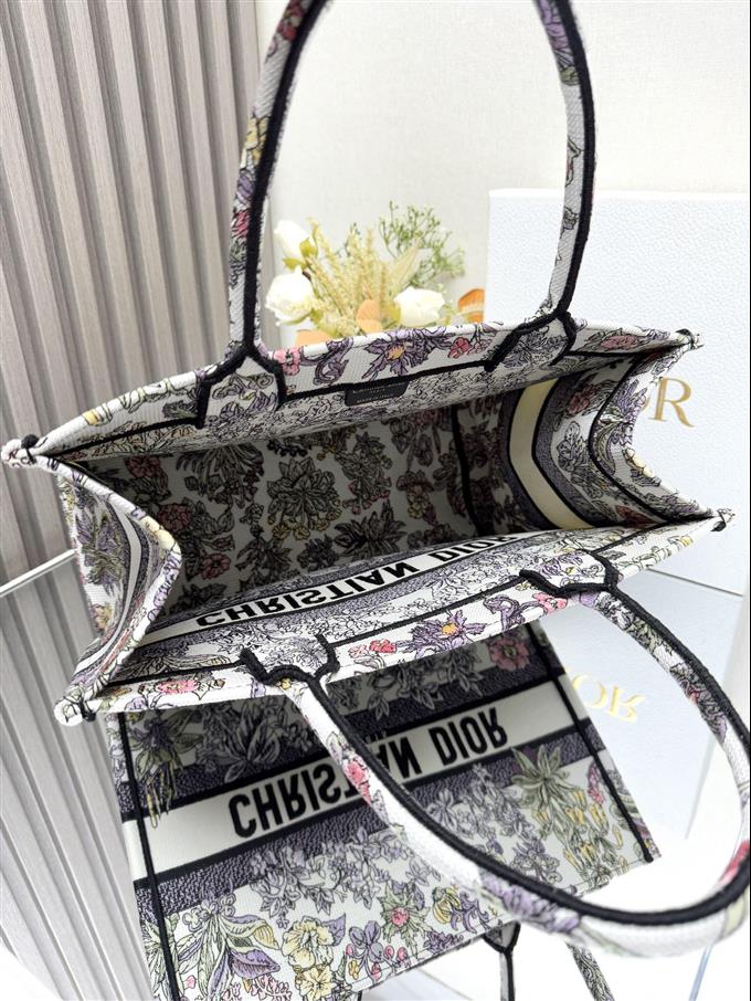 2025228Y550P203832738