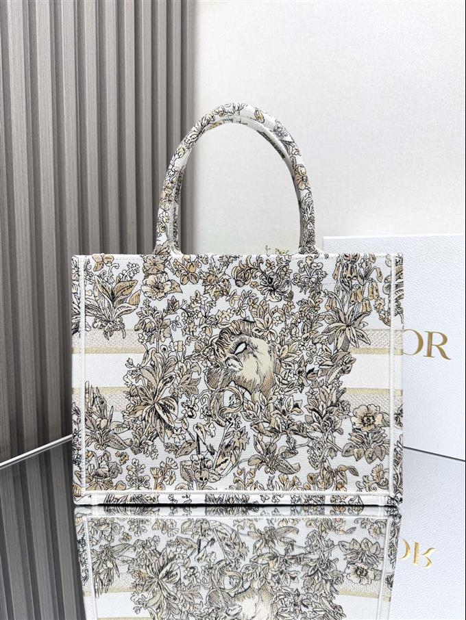 2025228Y550P203832800