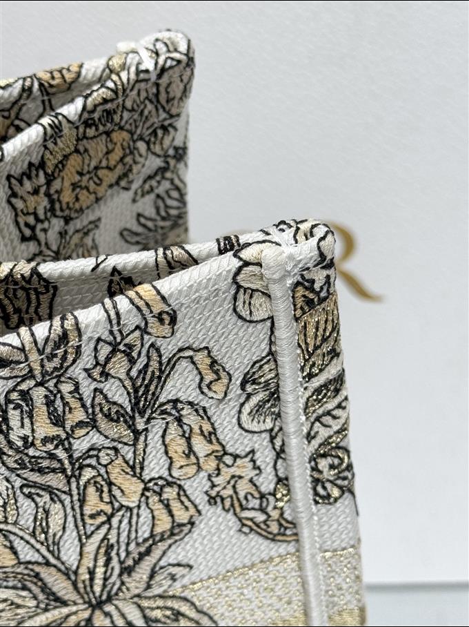 2025228Y550P203832830