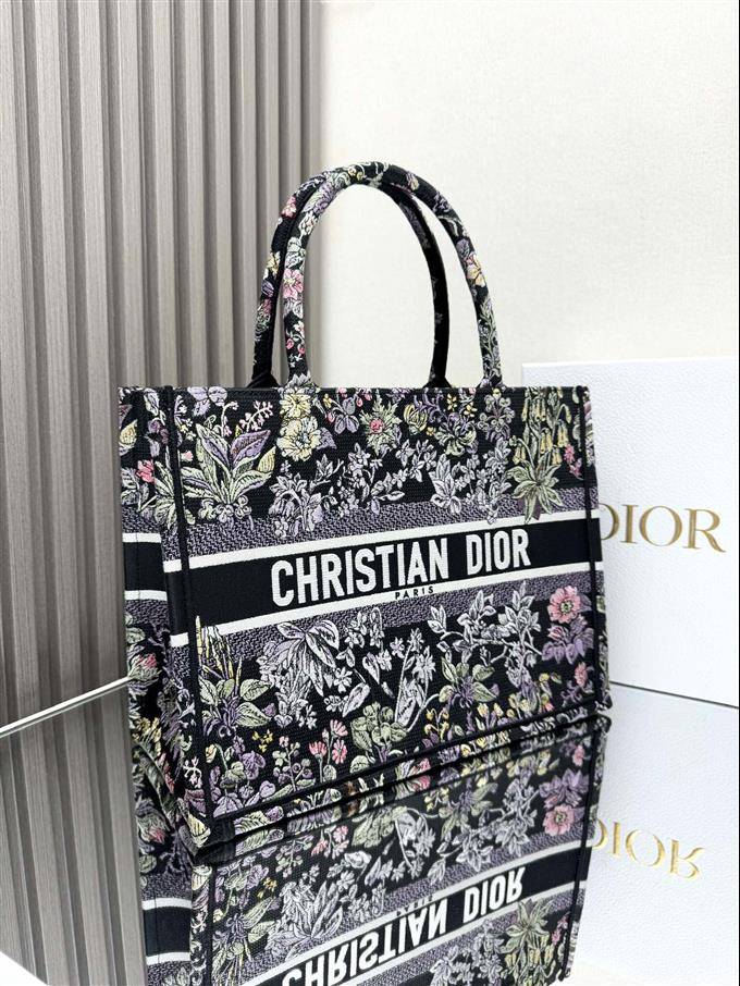 2025228Y550P203832924