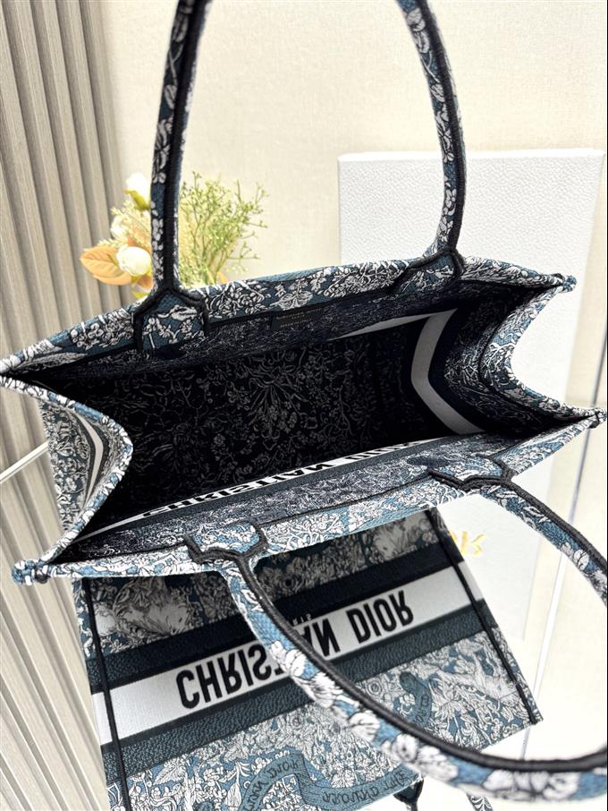 2025228Y550P203833305