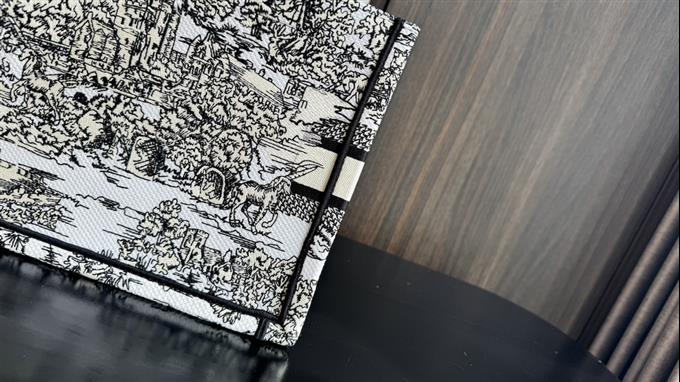 2025228Y550P20383344