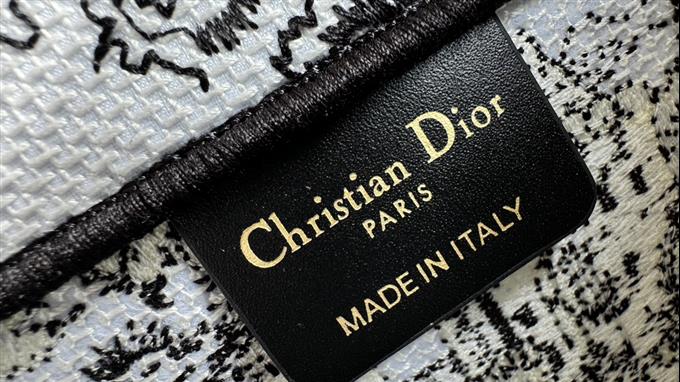 2025228Y550P20383390