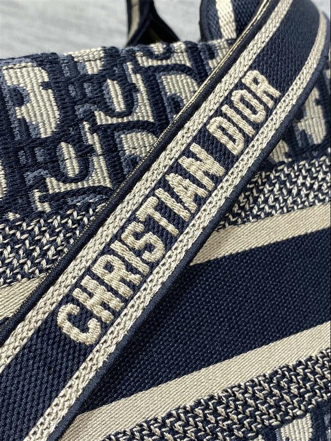 2025228Y550P20383626