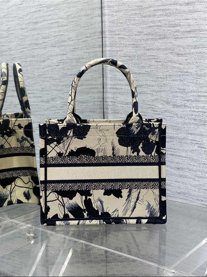 2025228Y550P20383738