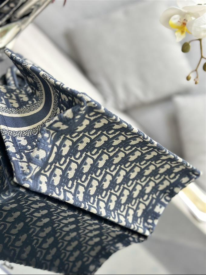 2025228Y550P20384867