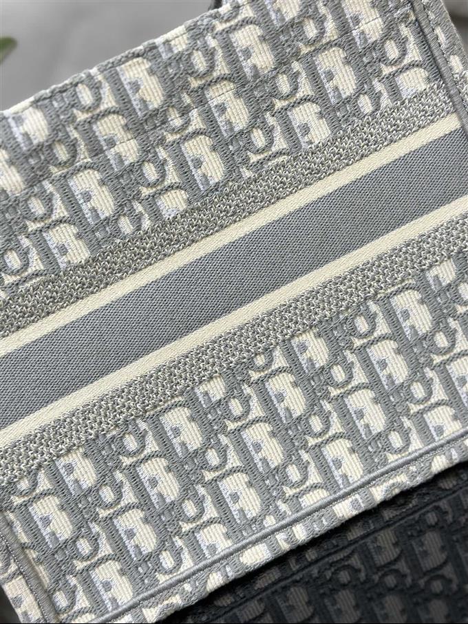 2025228Y550P20385321