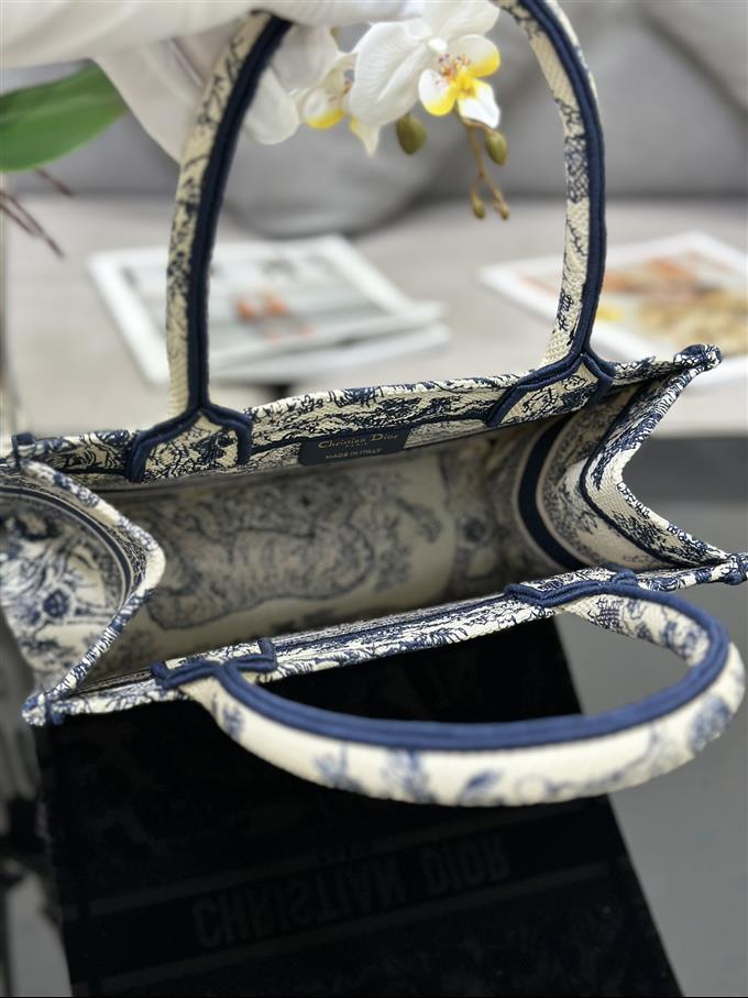 2025228Y550P20385496