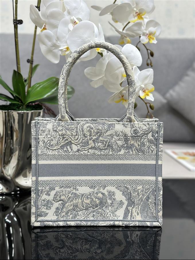 2025228Y550P20385544