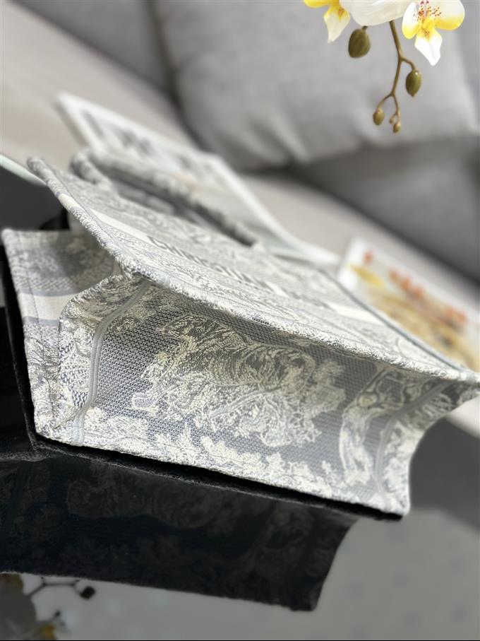 2025228Y550P20386427