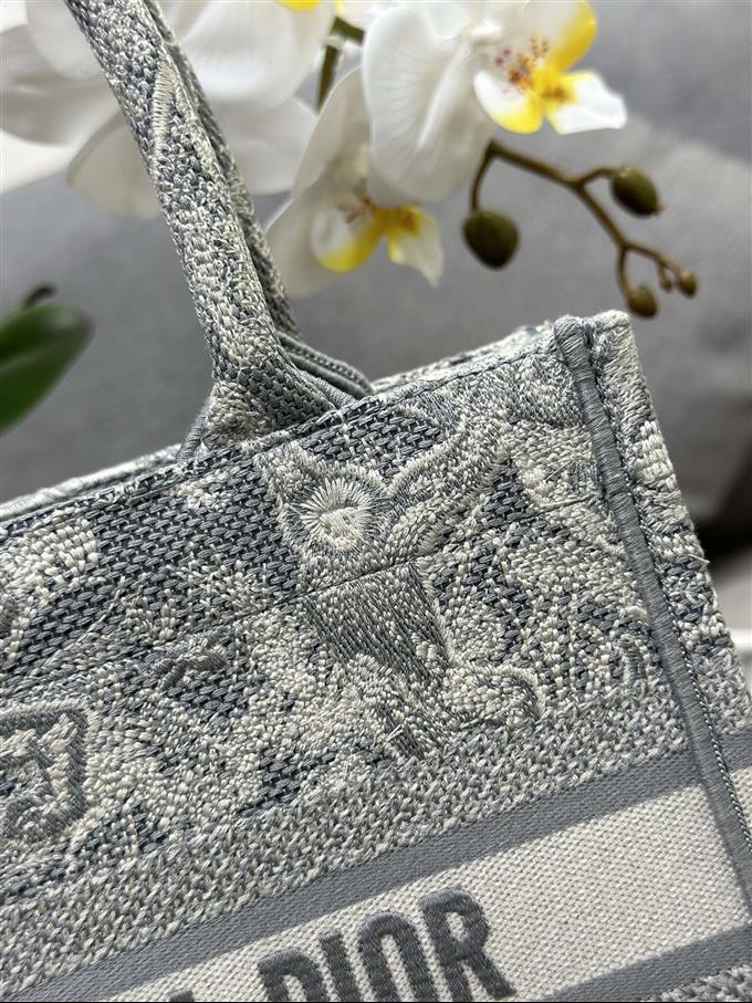 2025228Y550P20386473