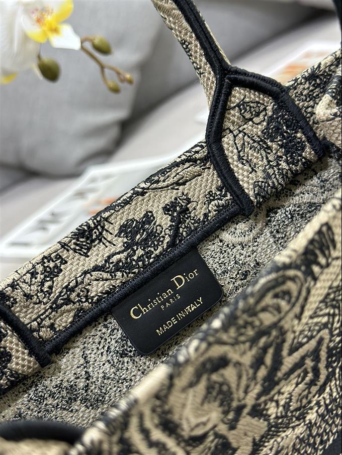 2025228Y550P20386644