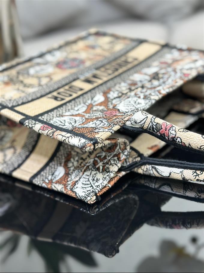 2025228Y550P20387178