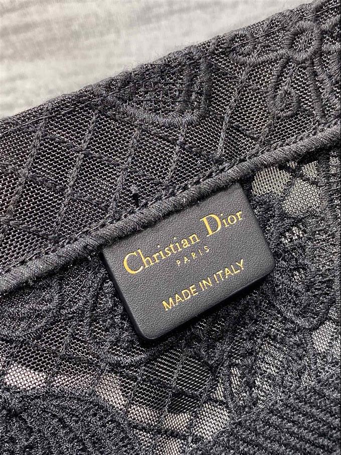 2025228Y550P20387495