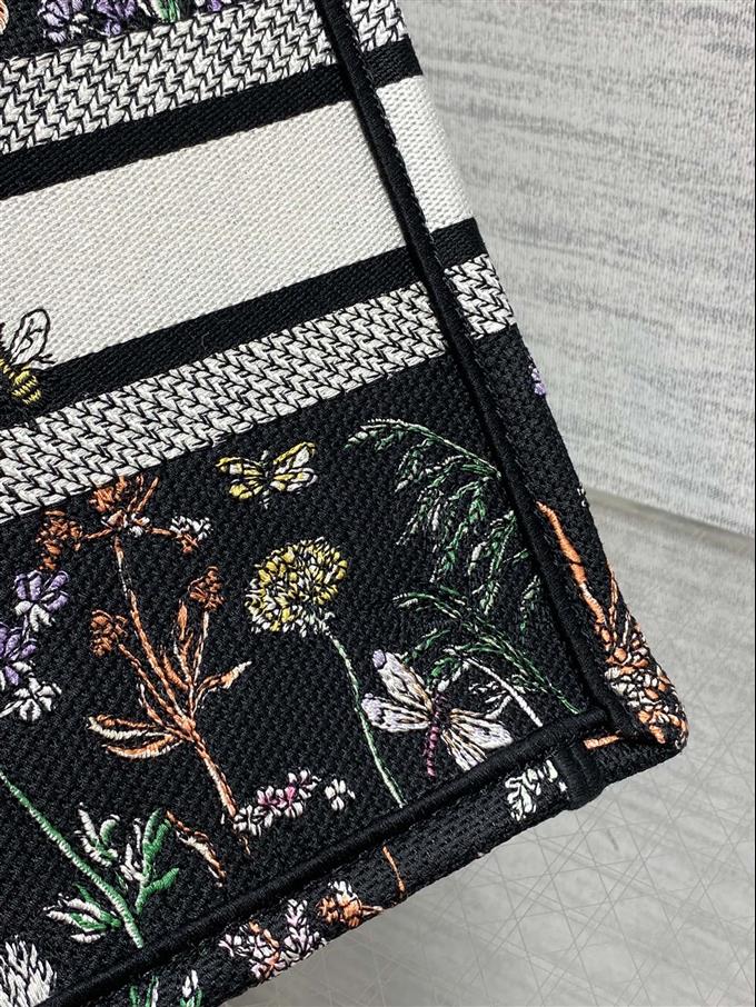 2025228Y550P20388141