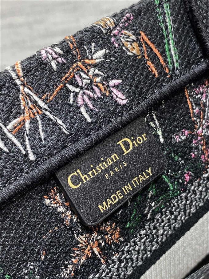 2025228Y550P20388204