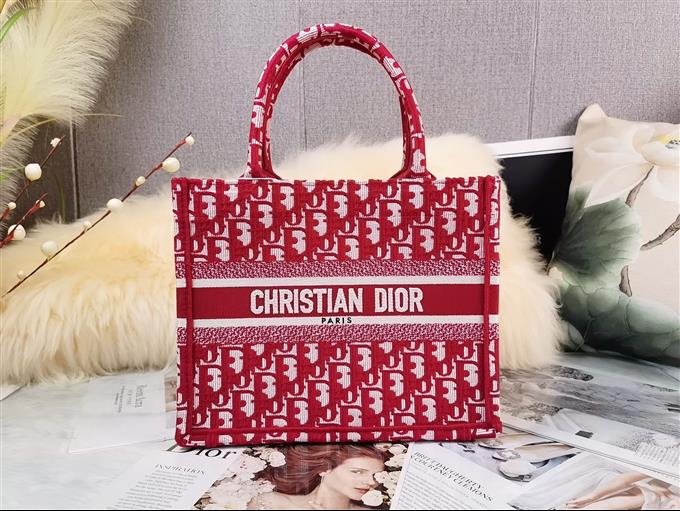 2025228Y550P20388220